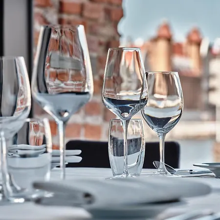- Centre By Ihg Hotel Gdansk